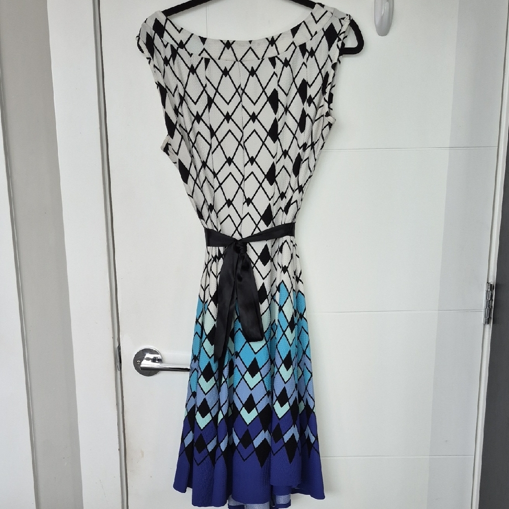 Haani Black and Blue Gradient Geometric Midi Dress with Belt